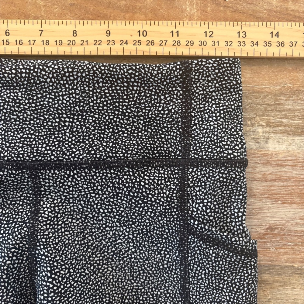 Lululemon Tight Stuff Tight II Black White Dot Splatter Leggings Sz 6 Reflective - Picture 9 of 11